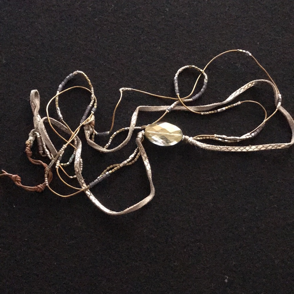 Nakamol wrap bracelet in silver gray and graphite tones with center glass bead - Picture 4 of 5